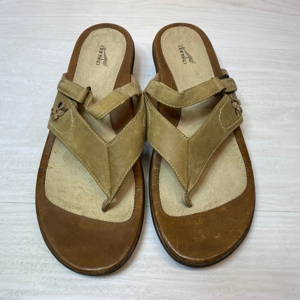 Dansko Womens 9.5 40 Thong Sandals Slide Wedge Tan Leather Floral Comfort Shoe